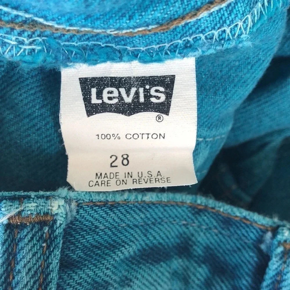 Men’s Vintage 90s Levi’s SilverTab Loose Fit Jean Shorts - Picture 4 of 4